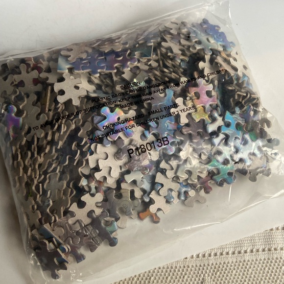 Star Wars Puzzles in Collector Tin - Picture 10 of 12